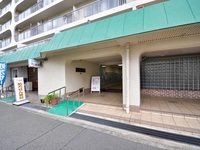 エントランス:
