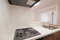 キッチン:改装リフォーム済［令和5年5月完工］
◆システムキッチン新調　◆洗面化粧台新調
◆洗濯水栓新調　◆便器・温水洗浄便座新調
◆浴室ユニットバス新調　◆給湯器新調