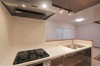 キッチン:◆システムキッチン新調　◆浴室ユニットバス新調
◆洗面化粧台新調　◆便器・温水洗浄便座新調
◆クロス貼替え　◆フローリング貼替え

◎設備アフターサービス保証付き（新設設備）